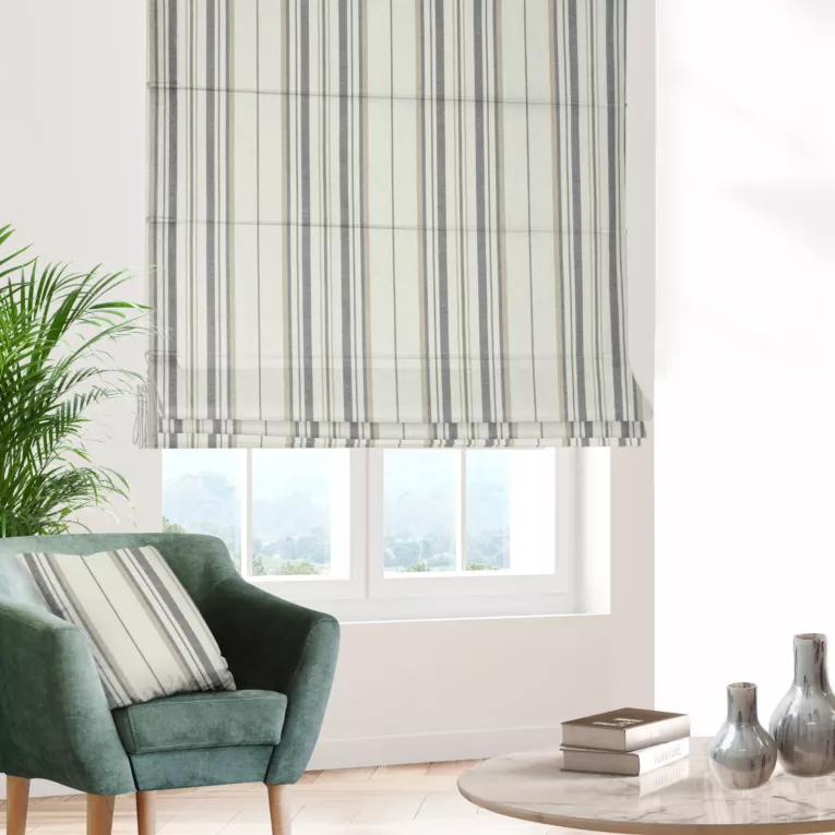 Roleta rzymska naturalno beżowa z tkaniny w pasy