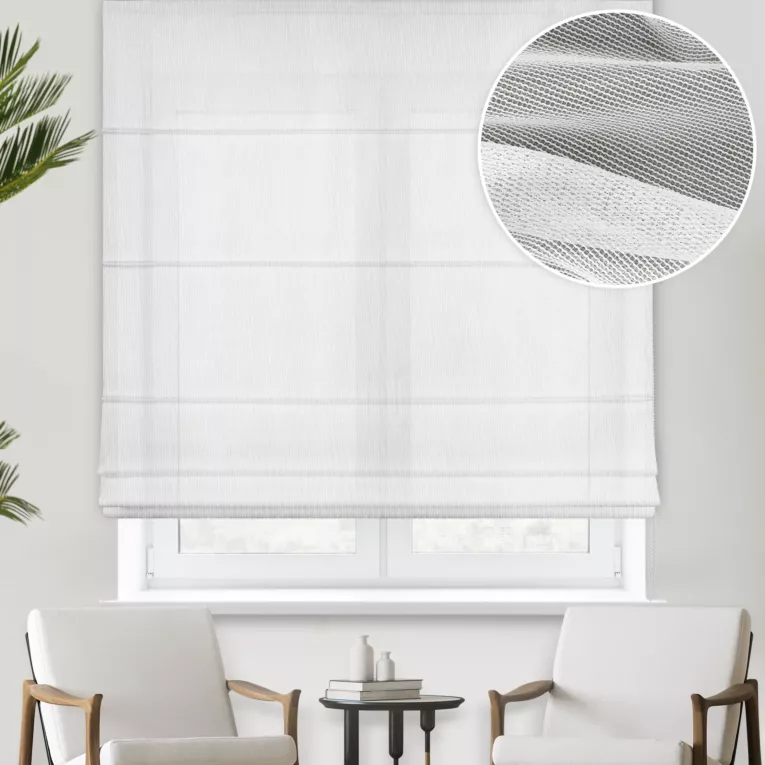 Roleta rzymska biała o strukturze drobnej siatki, nie wymagająca prasowania