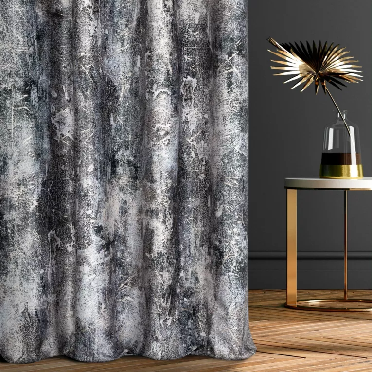 Zasłona szyta na taśmie 5 cm grafitowo złota z welwetowej tkaniny z błyszczącym nadrukiem