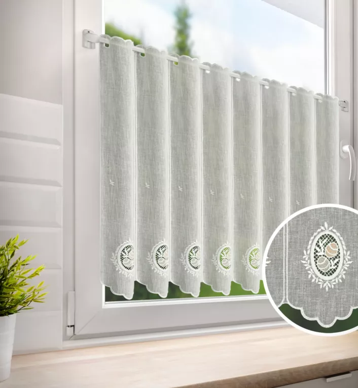 Tkanina firanowa zazdrostka zdobiona wielkanocnym haftem pisanek