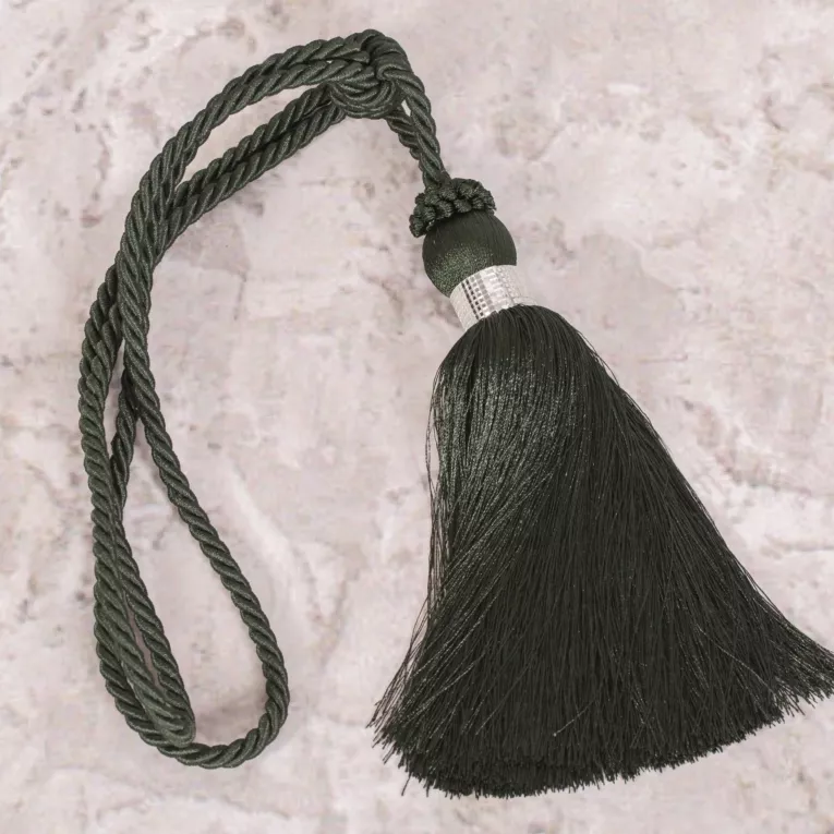 Dekoracyjny sznur do upięć z chwostem i ozdobnym elementem