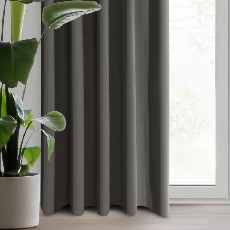 Zasłona grafitowa z gładkiej tkaniny zaciemniającej typu - BLACKOUT 135x270 cm taśma - PARISA - Design 91