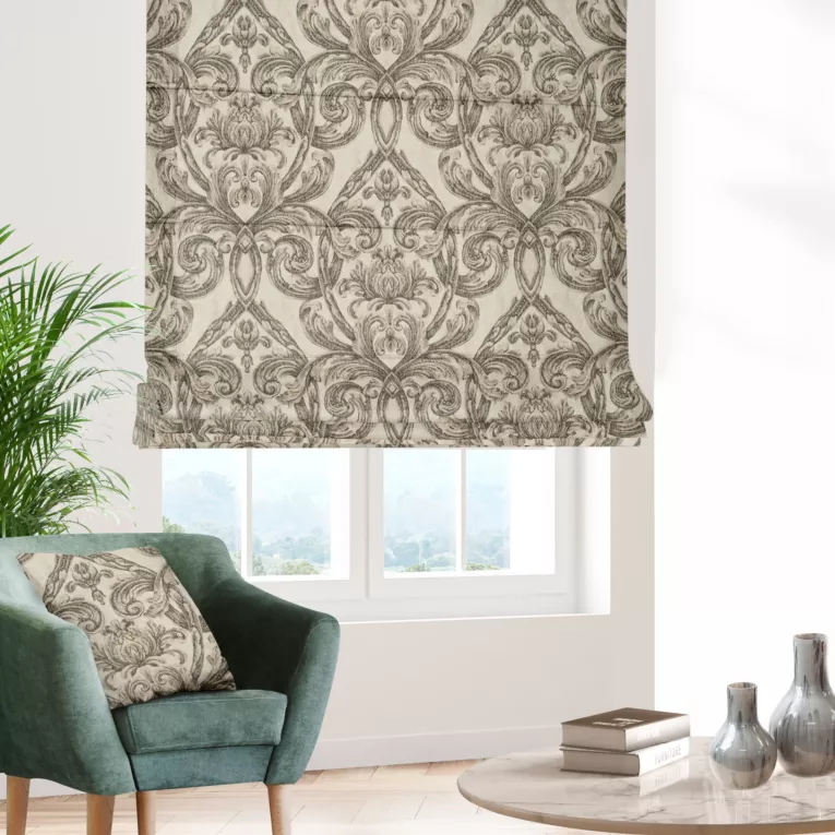 Roleta szyta z systemem comfort beżowo brązowa z ekskluzywnej tkaniny w duży wzór ornamentowy