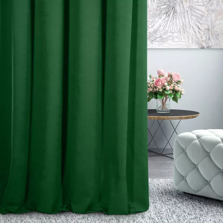 Zasłona szyta na taśmie 8 cm DORA - HIT jasnozielona z miękkiej tkaniny o welurowej strukturze