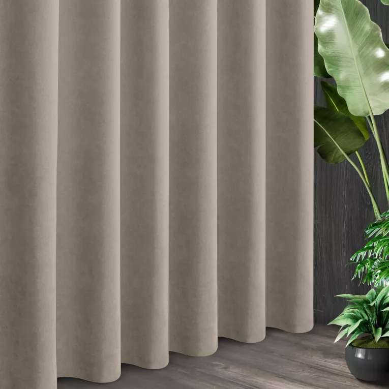 Tkanina zasłonowa o miękkim zamszowym chwycie ze strukturalnym wzorem