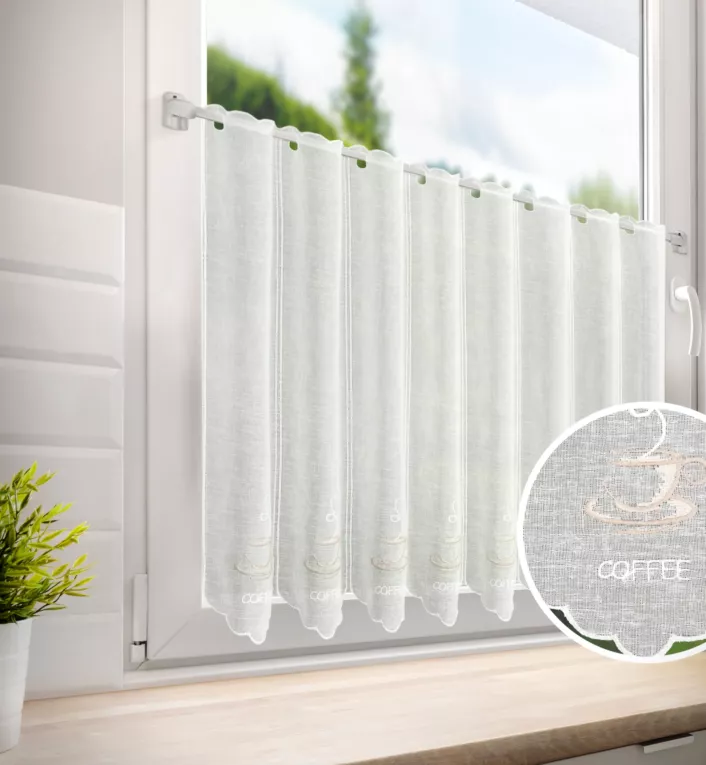 Tkanina firanowa zazdrostka zdobiona haftem