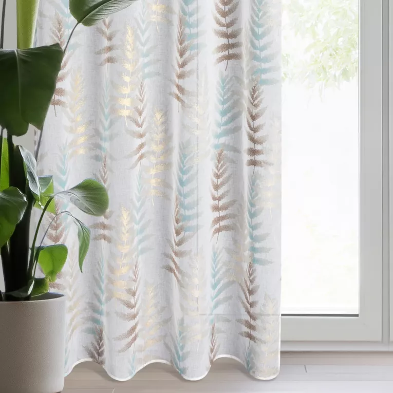 Zasłona kremowo, jasnoturkusowa z etaminy zdobiona nadrukiem liści paproci 140x250 cm przelotka - RUTI
