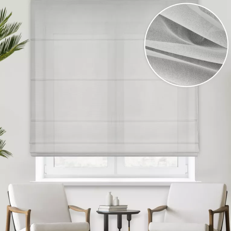 Roleta rzymska kremowa z gładkiej, matowej tkaniny, wykończona obciążnikiem