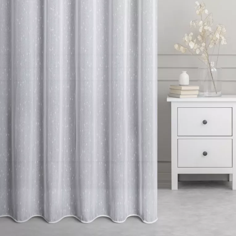 Firana szyta na flexach VANITA biała lekko połyskująca z efektem pogrubionynych nici, wykończona obciążnikiem
