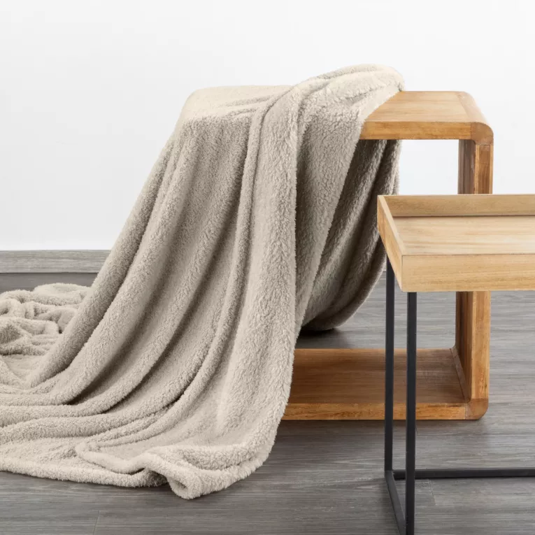 Koc polarowy 170x210 cm beżowy LORI Design 91