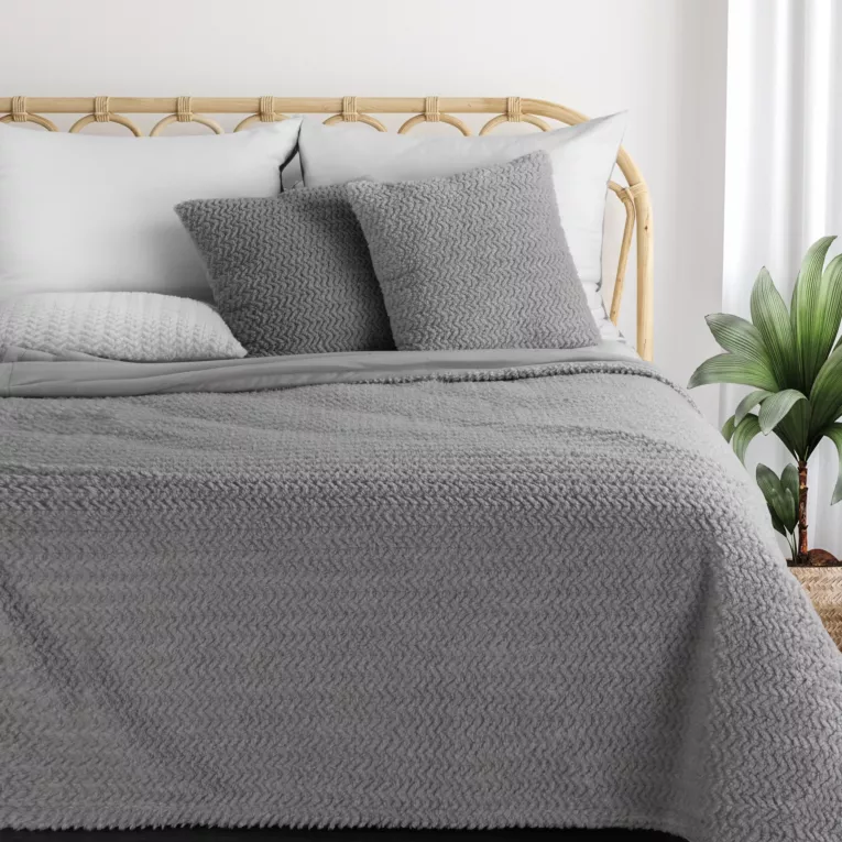 Narzuta-koc srebrno, jasnoszary 130x170 cm z przyjemnego futerka LARIS