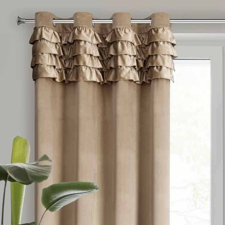 Zasłona welwetowa ciemobeżowa zdobiona falbanami 140x250 cm przelotka - ERIN