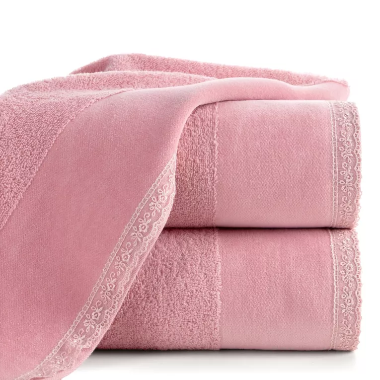 Ręcznik kąpielowy 50x90 cm bawełniany kolor różowy z koronkową bordiurą 500 g/m2 EMI