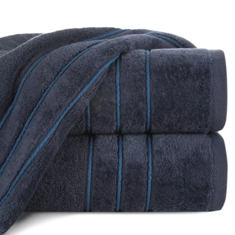 Ręcznik kąpielowy 70x140 cm bawełniany kolor granatowy z kontrastującymi paseczkami 500 g/m2 SIBEL