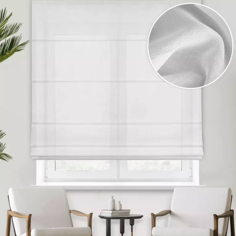 Roleta rzymska biała z miękkiej, matowej żorżety, wykończona obciążnikiem