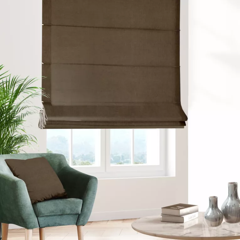 Roleta rzymska ADESSA ciemnobrązowa z miękkiej tkaniny o welurowej strukturze