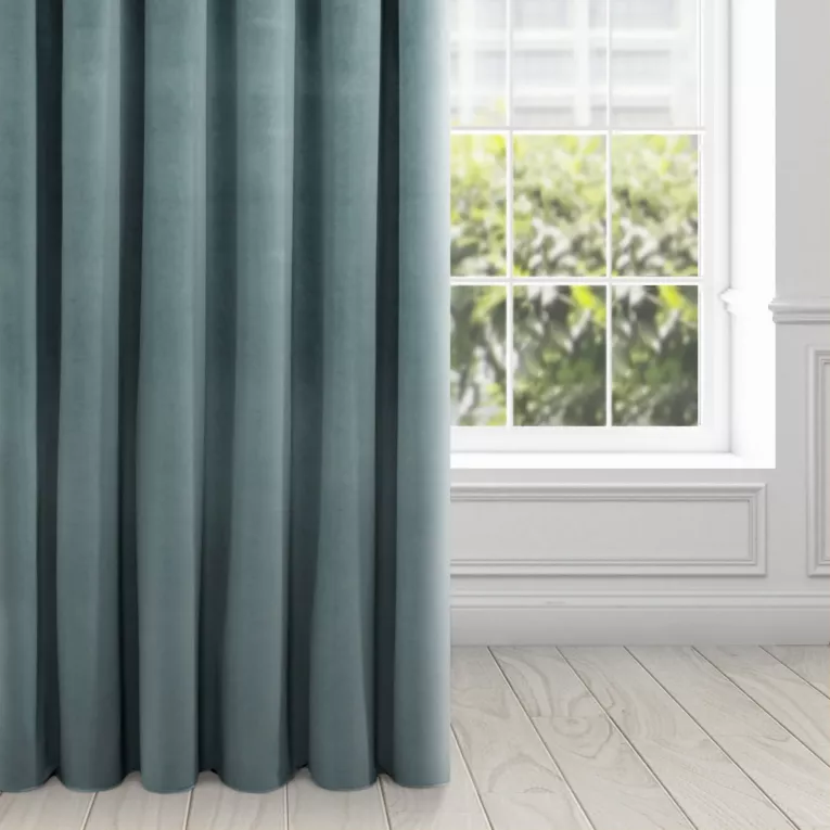 Zasłona jasnoniebieska z grubszego miękkiego welwetu 140x270 cm taśma - KRISTI