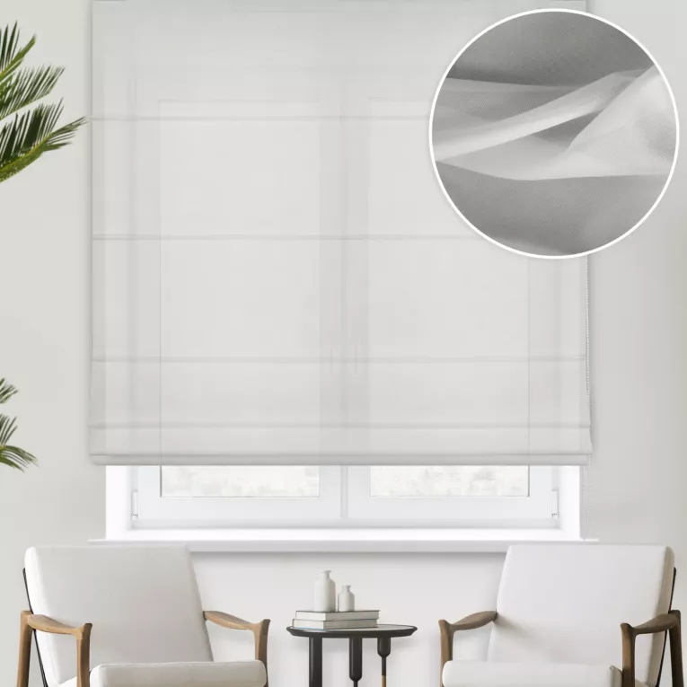 Roleta rzymska naturalna z supermiękkiej tkaniny o perłowym połysku, wykończona obciążnikiem