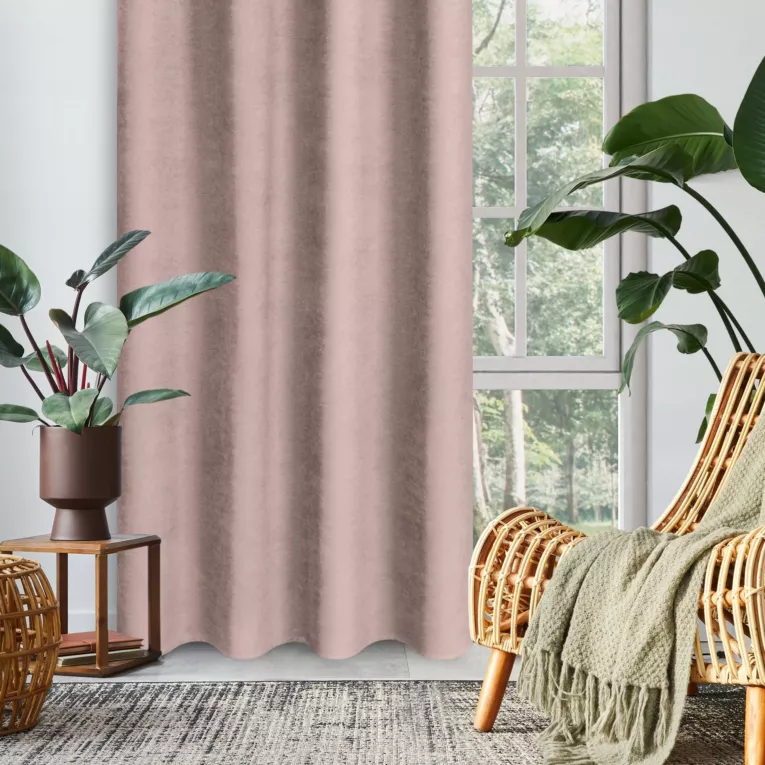 Zasłona różowa z tkaniny welurowej 340x270 cm przelotka - Dora