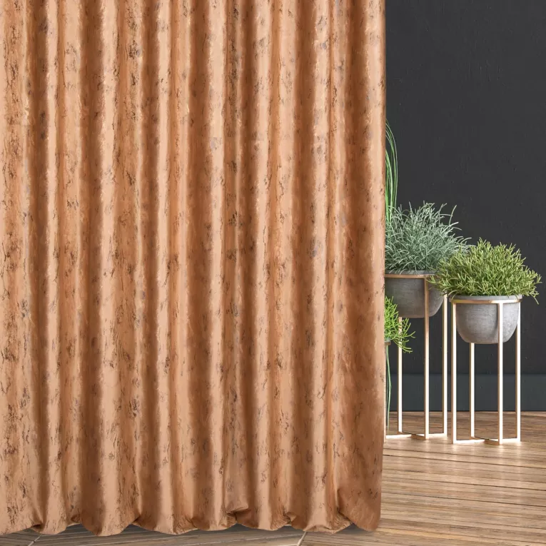 Zasłona szyta na taśmie 5 cm miodowo złocista z tkaniny welwetowej ze złotym marmurkowym nadrukiem