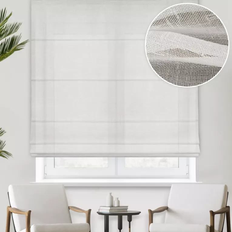 Roleta rzymska naturalno kremowa z matowej etaminy o naturalnym splocie w stylu eko, wykończona obciążnikiem