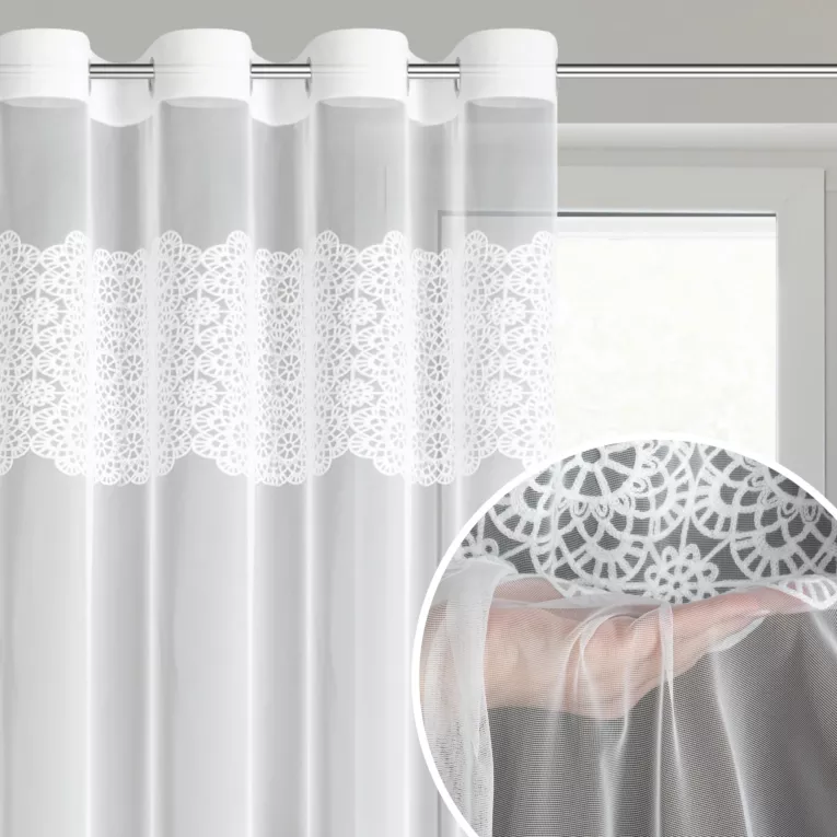 Firana biała z siateczki zdobiona haftowaną aplikacją 140x250 cm przelotka - AFRODYTA