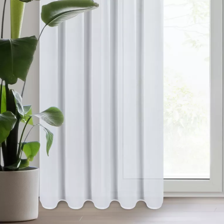 Firana biała z lekkiej tkaniny szyfonowej z delikatnym połyskiem 135x270 cm taśma ARLETA