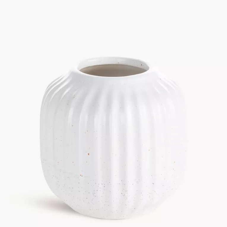 Wazon dekoracyjny biały zdobiony tłoczonym wzorem prążków 14x13 cm KAJLA