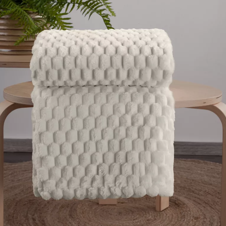 Koc 150x200 cm beżowy bardzo miękki w dotyku z wytłaczanym wzorem 3D CINDY 6 Design 91