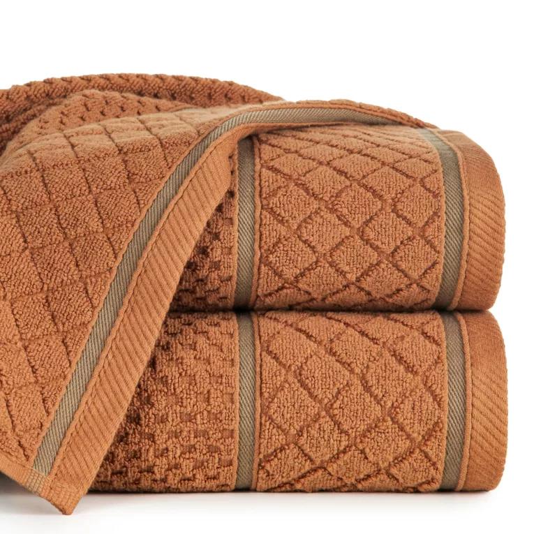 Ręcznik kąpielowy 70x140 cm bawełniany kolor ceglasty o strukturze krateczki z ozdobną bordiurą 500 g/m2 FAVORI