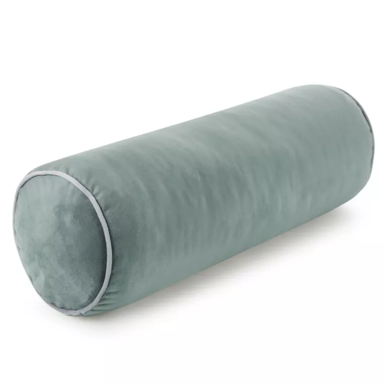 Poduszka dekoracyjna wałek 15 x 45 cm welwetowa ciemnomiętowa zdobiony kontrastującą lamówką GAJA