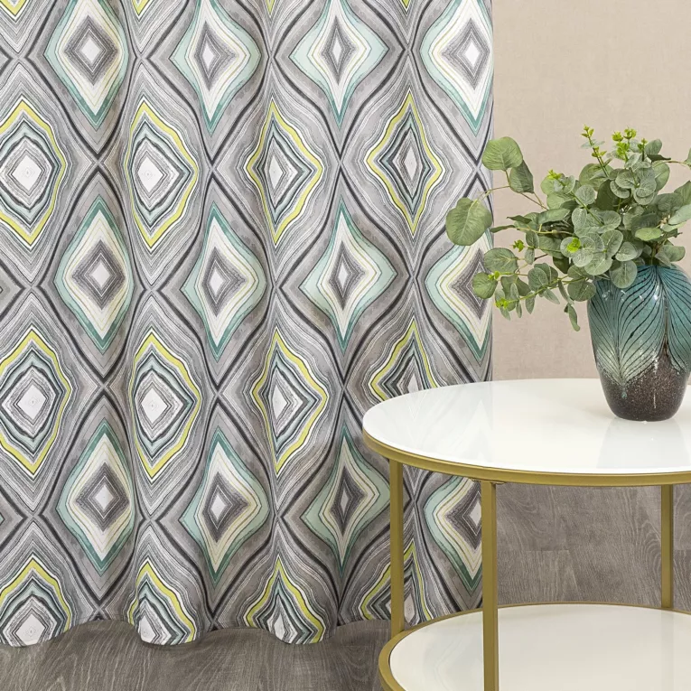 Zasłona zaciemniająca typu blackout z motywem geometrycznym w stylu boho