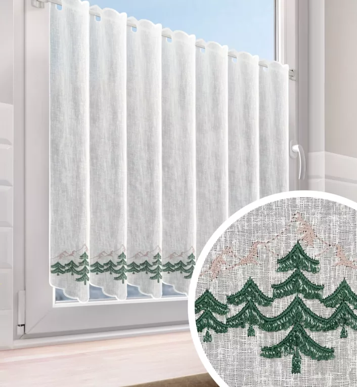 Tkanina firanowa zazdrostka z etaminy zdobiona świątecznym haftem z motywem choinek