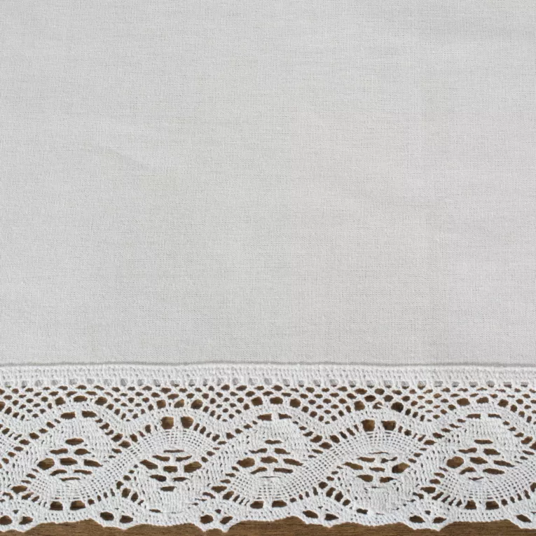 Komplet 4 szt. serwetek na stół 30x40 cm białe zdobione koronką - SUSAN