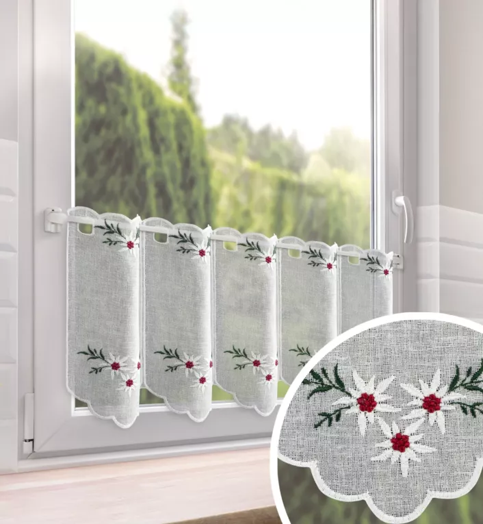 Tkanina firanowa zazdrostka zdobiona haftem w drobne kwiaty