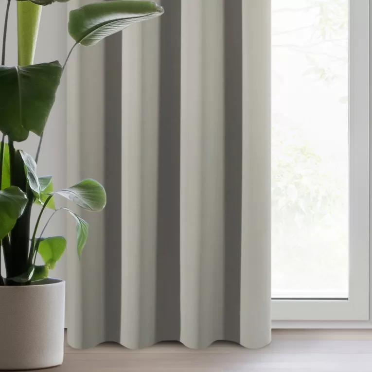 Zasłona ciemnobeżowa z gładkiej tkaniny zaciemniającej typu - BLACKOUT 135x250 cm przelotka - PARISA - Design 91