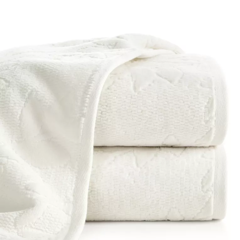 Ręcznik kąpielowy 50x90 cm bawełniany kolor kremowy z wytłaczanym wzorem roślinnym 475 g/m2 FLORIA - kolekcja AMAROSA