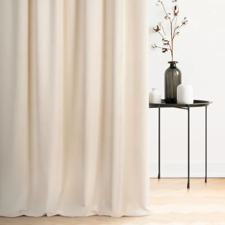 Zasłona szyta na flexach ENYA kremowa z miękkiej półmatowej tkaniny welwetowej