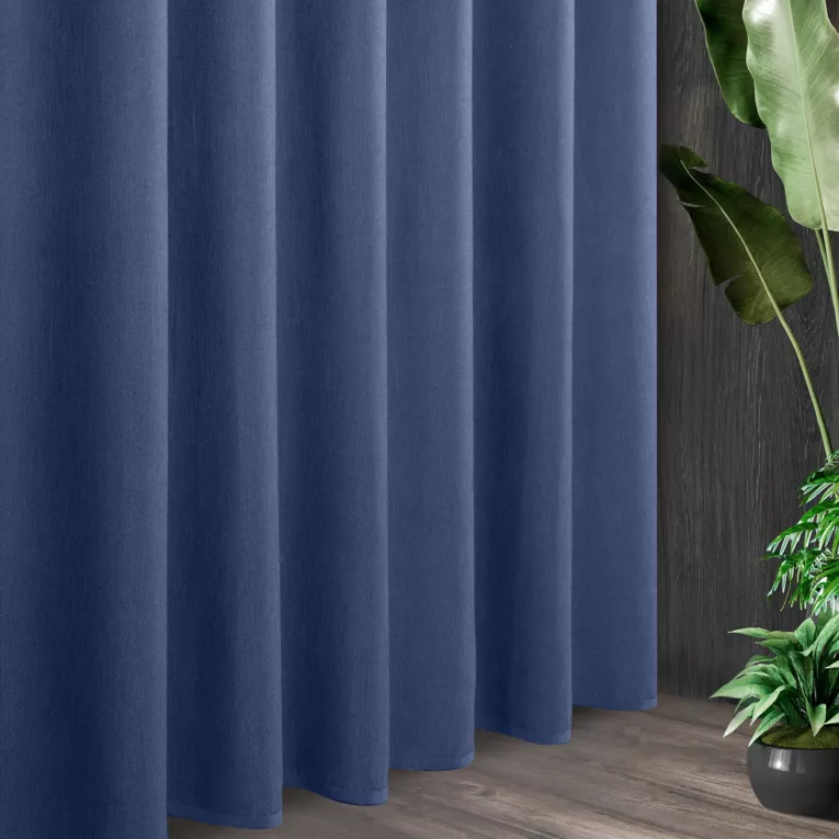 Tkanina zasłonowa zdobiona drobnym strukturalnym wzorem