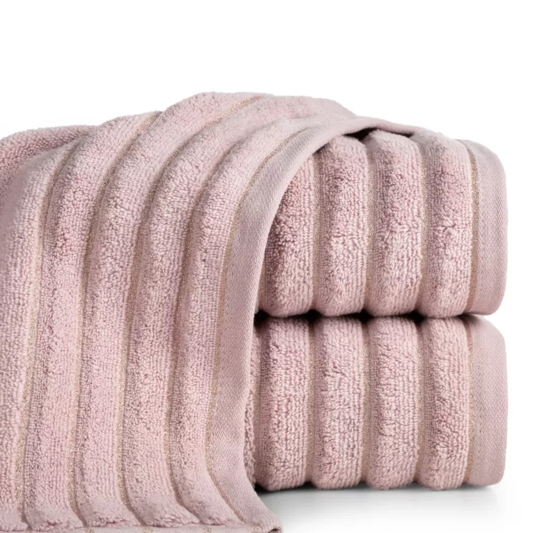 Ręcznik kąpielowy 70x140 cm bawełniany kolor pudrowy z błyszczącą bordiurą 500 g/m2 NADINE