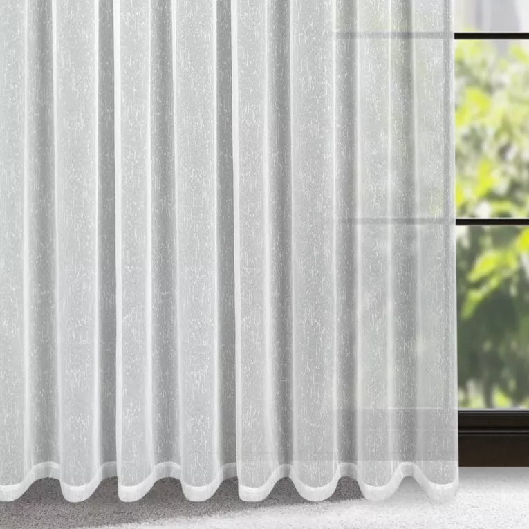 Firana biało, srebrna o strukturze drobnego deszczyku przetykana srebrną nicią 300x250 cm przelotka KELLY