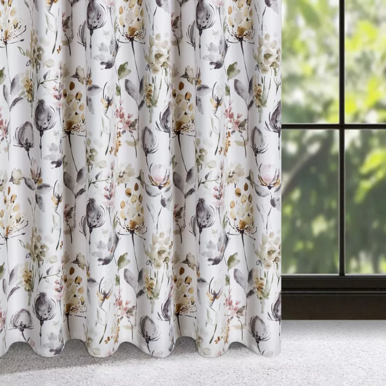 Zasłona biało, oliwkowa z malarskim motywem letnich kwiatów z tkaniny zaciemniającej 140x270 cm taśma - ZOJA