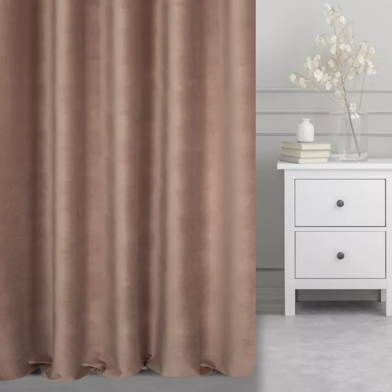 Zasłona szyta na taśmie 5 cm jasnobrązowa z gładkiego, matowego welwetu