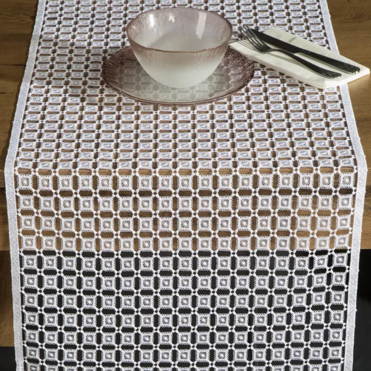 Bieżnik na stół biały 40x140 cm z gipiury o geometrycznej ażurowej strukturze