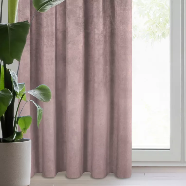 Zasłona pudrowo różowa z ekskluzywnego aksamitnego welwetu 290 g/m2 140x270 cm taśma VILLA