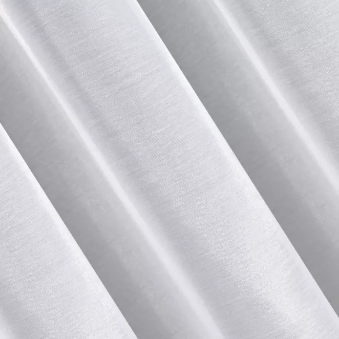 M131/1 Firana szyta na taśmie 5 cm MAXIMA biała z miękkiej batystowej tkaniny o delikatnym połysku, wykończona obciążnikiem Italissima Eva Minge