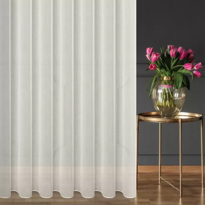 Firana szyta na taśmie 5 cm kremowa z cienkiej matowej etaminy, wykończona obciążnikiem