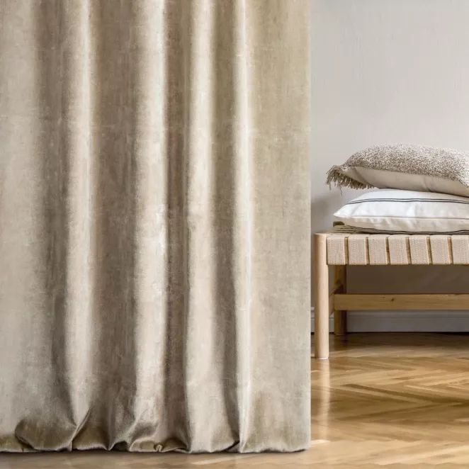 Tkanina zasłonowa welwetowa z połyskującym nadrukiem w postaci przecieranego wzoru z kolekcji Eva Minge