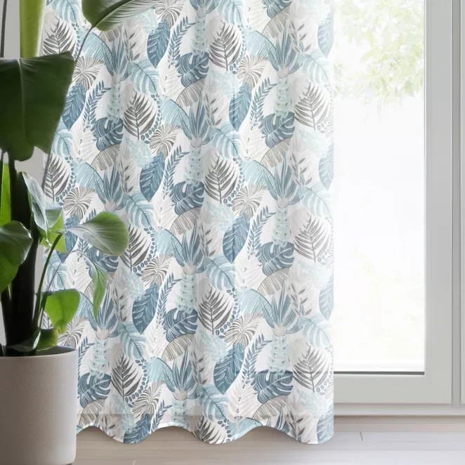 Zasłona biało, niebieska zdobiona nadrukiem liści z etaminy 140x250 cm przelotka - AMELA