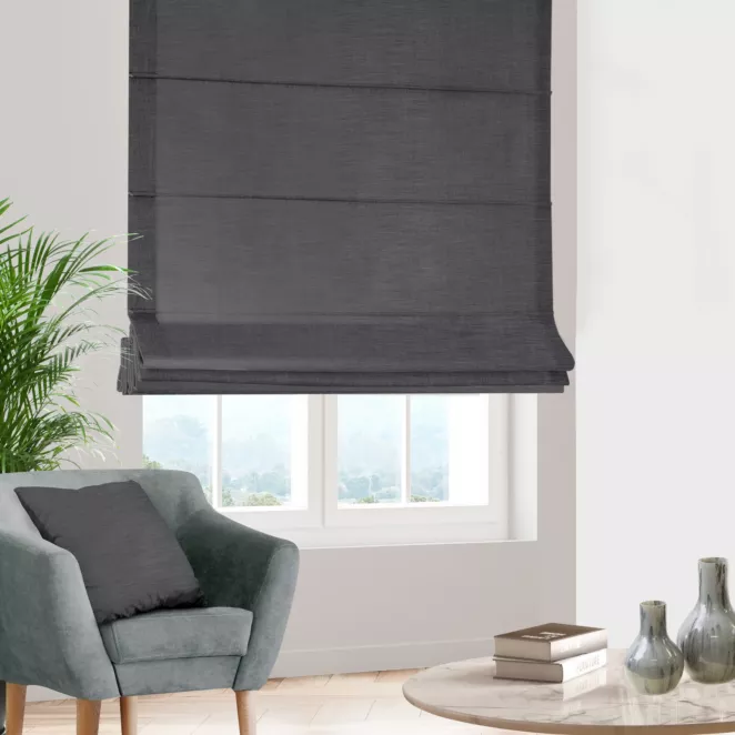 Roleta rzymska popielata z miękkiej matowej tkaniny o nieregularnym wzorze z efektem melanżu